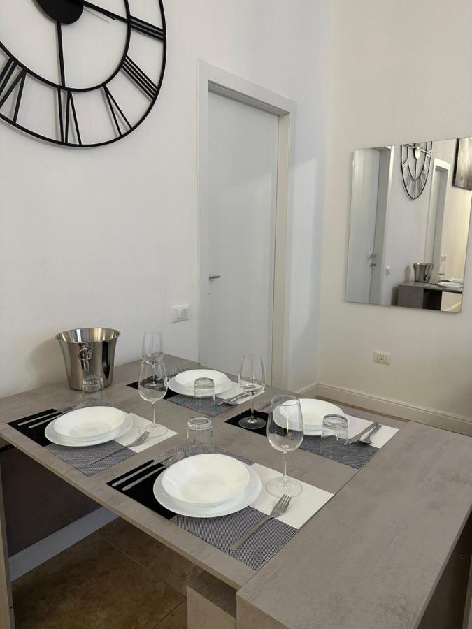 San Babila - Luxury Milanese Apartment Eksteriør billede