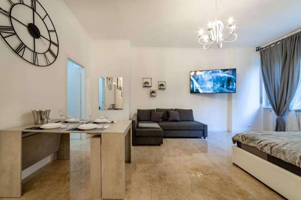 San Babila - Luxury Milanese Apartment Eksteriør billede