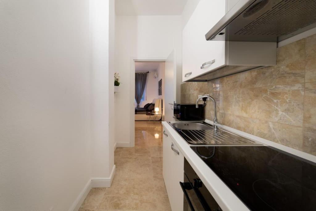 San Babila - Luxury Milanese Apartment Eksteriør billede
